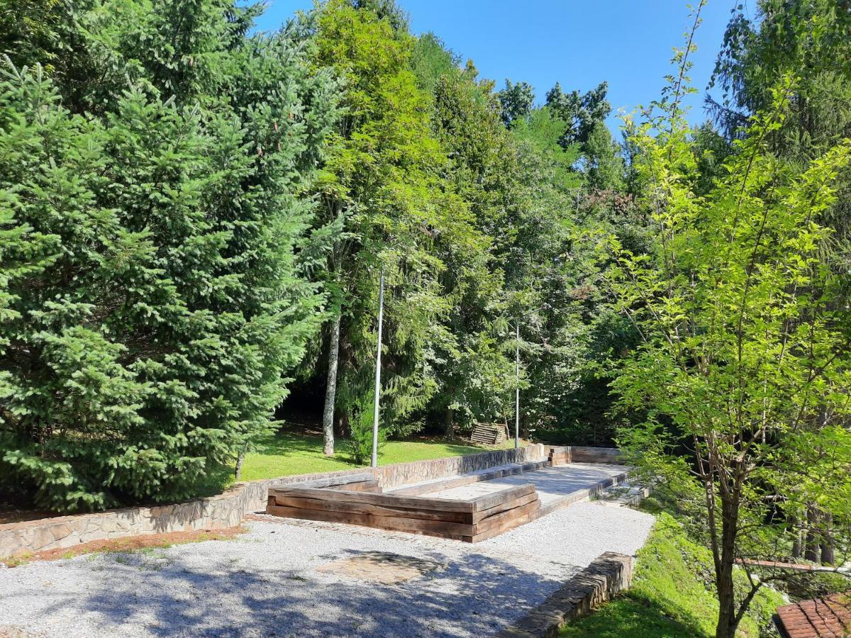 Pocitniska Hisa Parkfield Dragovan Metlika Esterno foto